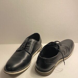 Men's Black Leather Derby Shoes with Contrast Sole